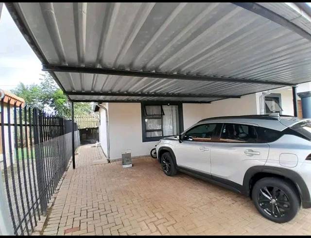 3 BEDROOM HOUSE FOR SALE IN ROSSLYN